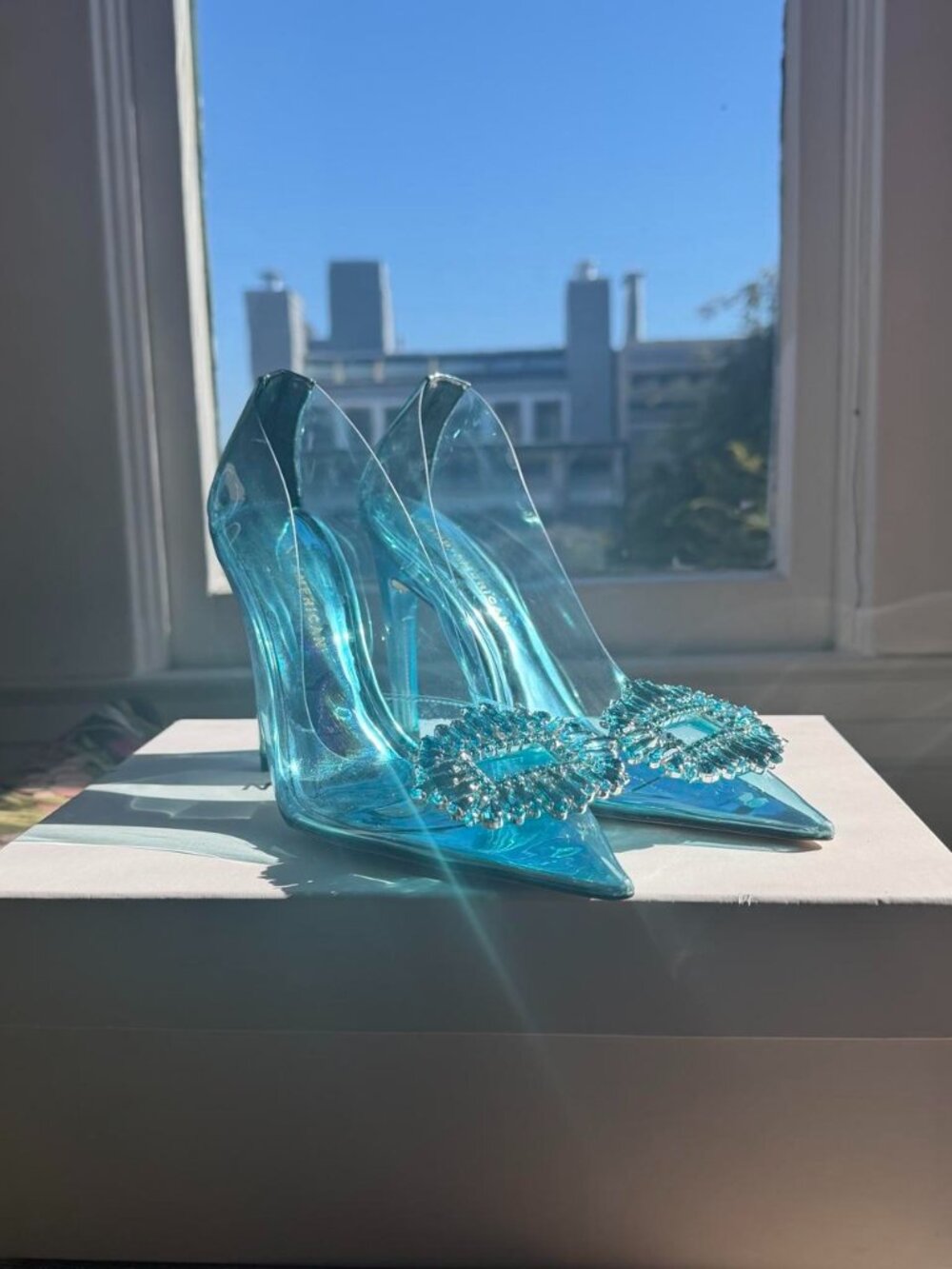 Good American Cinderella Ice Blue Lucite Rhinestone Stiletto Heels NIB Size 6